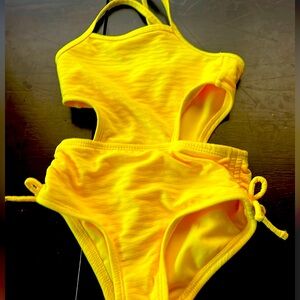 Very cute worn only twice